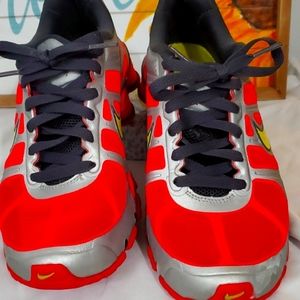 Nike shox with fitsole.